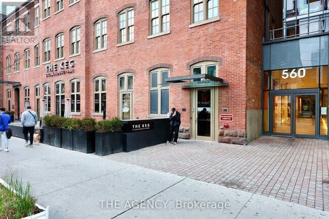 560 King St W in Toronto, ON - Building Photo - Building Photo