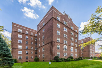 Henley Hall in Jamaica, NY - Building Photo - Building Photo