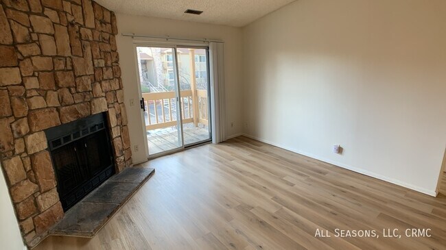 914 Tenderfoot Hill Rd in Colorado Springs, CO - Building Photo - Building Photo