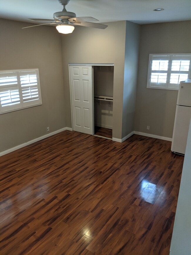 8630 Stanmoor Dr in Los Angeles, CA - Building Photo - Building Photo