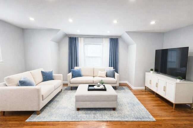 2050 Hazen St, Unit 2nd floor (Entire floor)