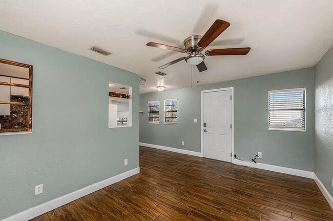 6002 72nd Ave N in Pinellas Park, FL - Building Photo - Building Photo