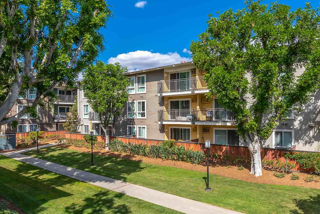 Haver Hill in Fullerton, CA - Building Photo