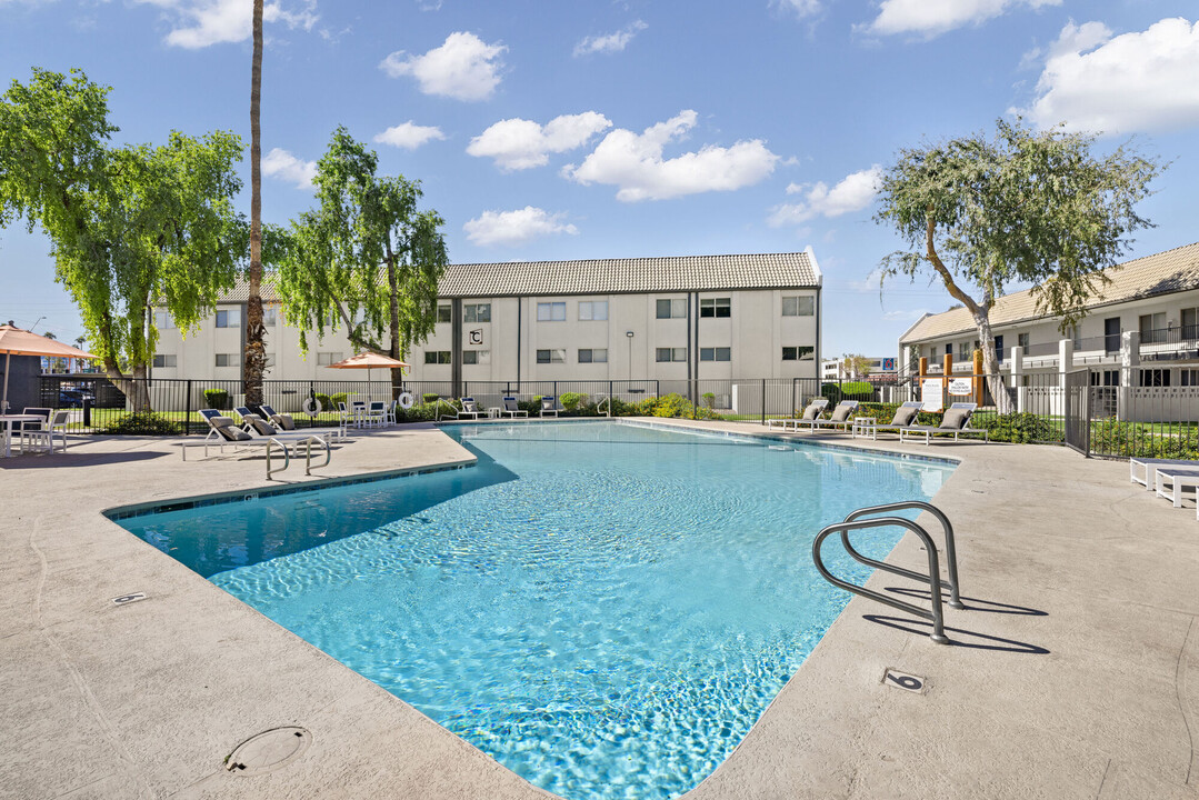 The Halston in Tempe, AZ - Building Photo