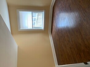 7831 S Cornell Ave in Chicago, IL - Building Photo - Building Photo