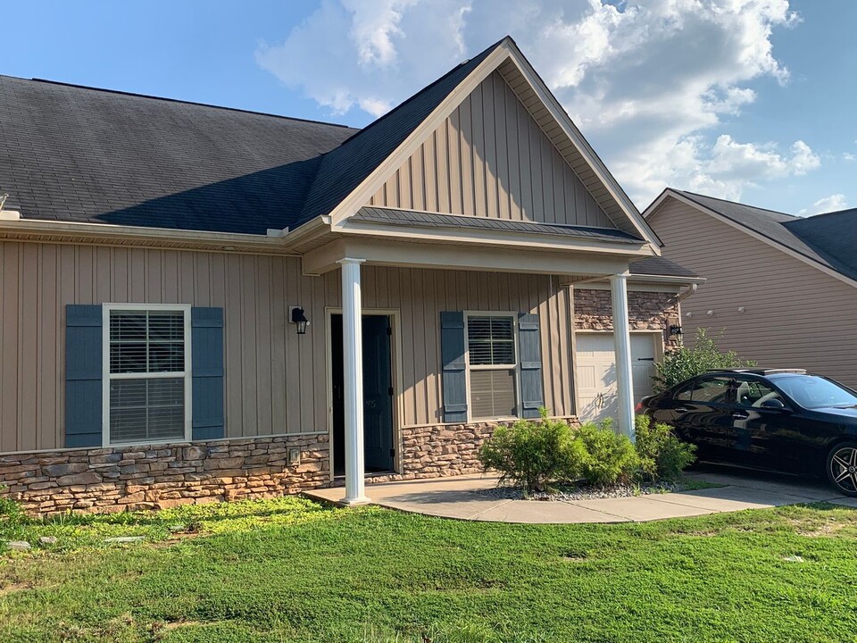 925 Erika Ln in Grovetown, GA - Building Photo