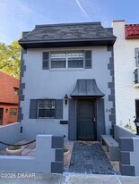 625 N Halifax Ave in Daytona Beach, FL - Building Photo