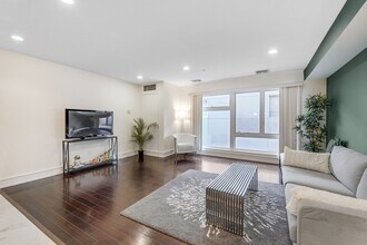 310 Cliff Ln in Cliffside Park, NJ - Building Photo - Building Photo