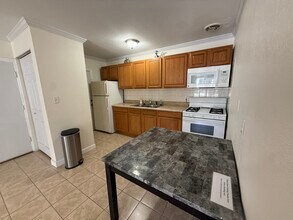 1700 SW 16th Ct, Unit C 27 in Gainesville, FL - Building Photo - Building Photo