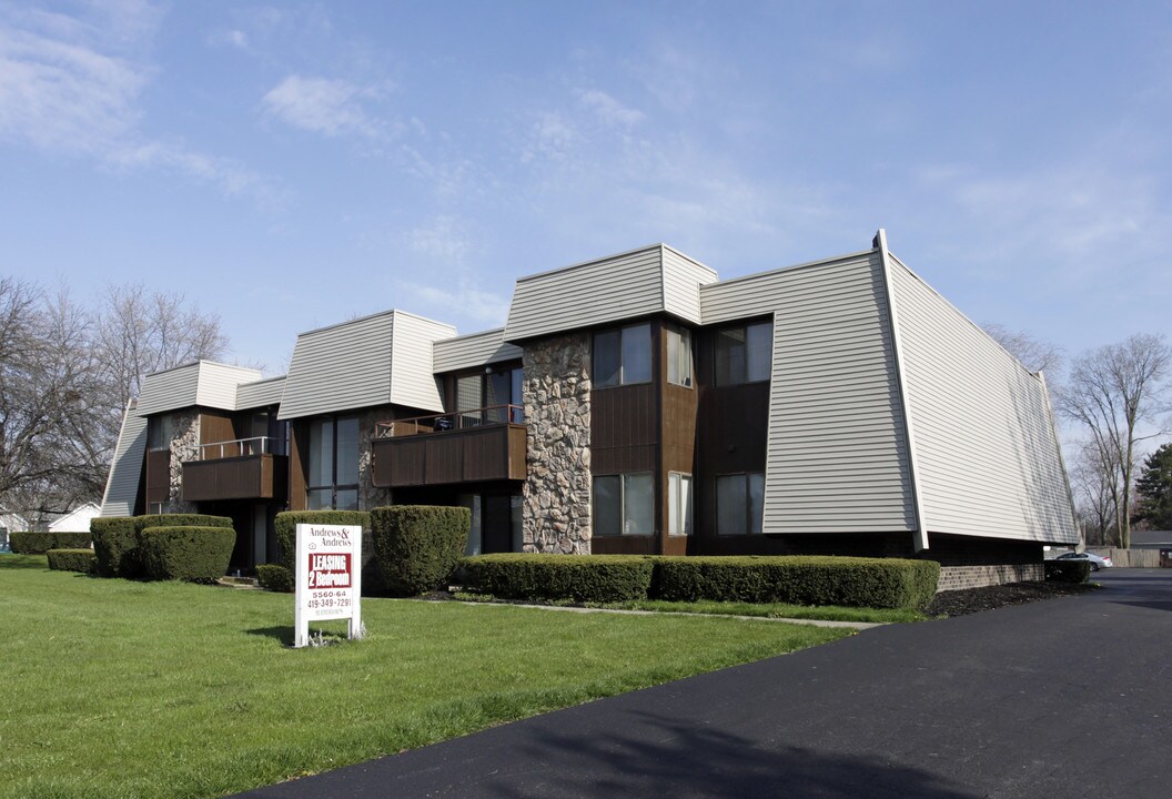 Plum Leaf Commons in Toledo, OH - Foto de edificio