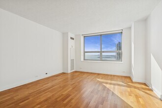 474 N Lake Shore Dr, Unit 3709 in Chicago, IL - Building Photo - Building Photo