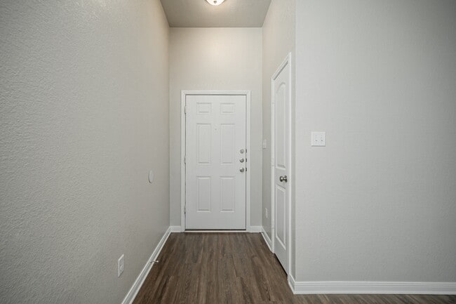 2211 John Ross Ct in Bryan, TX - Building Photo - Building Photo