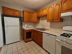 2437 W Balmoral Ave in Chicago, IL - Building Photo - Building Photo