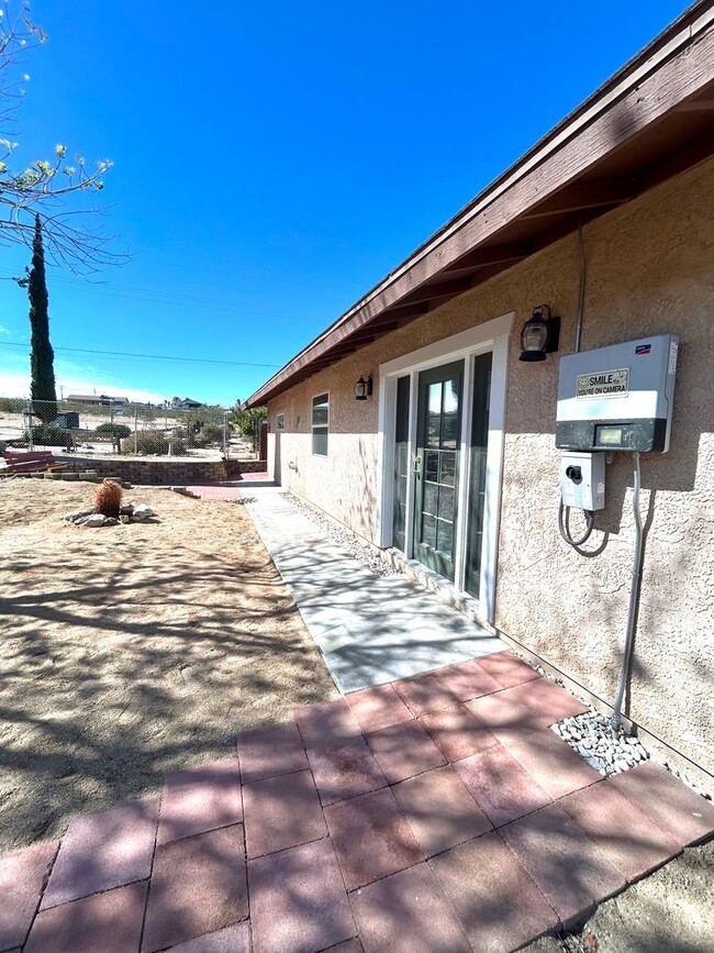 6211 Sunrise Rd in Twentynine Palms, CA - Building Photo - Building Photo