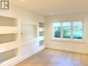 495 St Germain Ave in Toronto, ON - Building Photo - Building Photo