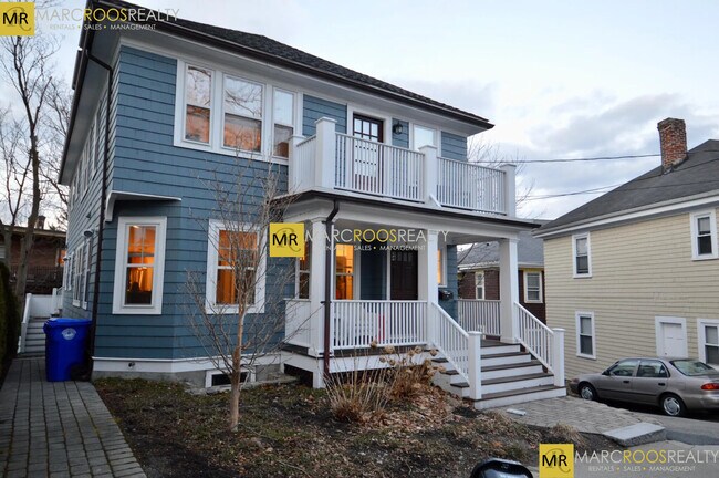 7 Acron Rd, Unit 1 in Brookline, MA - Building Photo - Building Photo