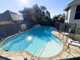 2410 Aspen Meadow Rd in Leander, TX - Building Photo