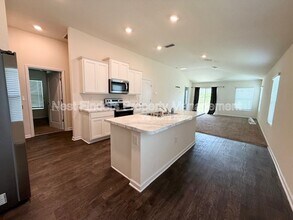 8118 Meadow Walk Ln in Jacksonville, FL - Building Photo - Building Photo