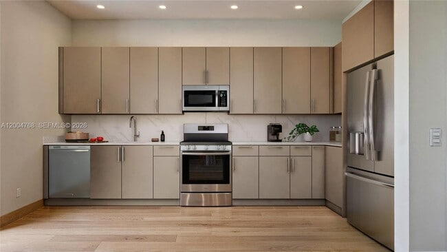 19412 SW 125th Ave in Miami, FL - Building Photo - Building Photo