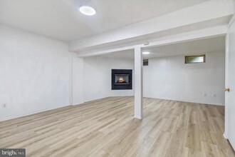 13 Dancer Ct in Owings Mills, MD - Building Photo - Building Photo