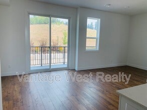 12075-12075 Oceola Rd in Lake Country, BC - Building Photo - Building Photo