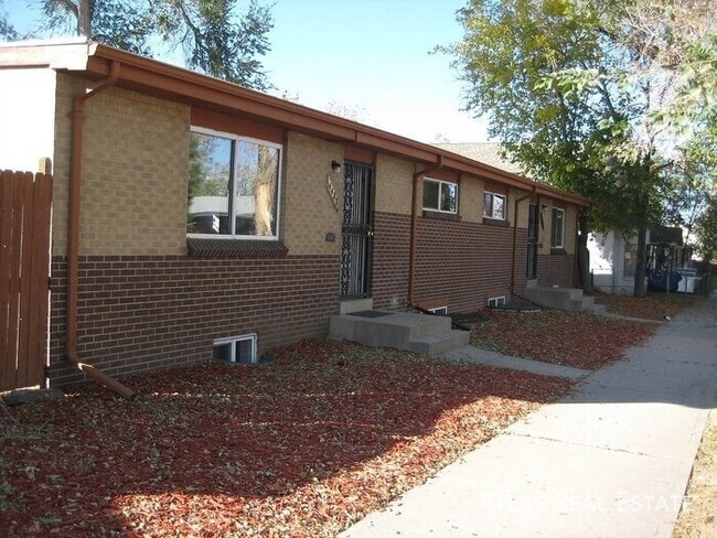 property at 4425 N Elizabeth St