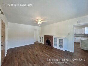 7065 N Burrage Ave in Portland, OR - Building Photo - Building Photo