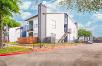 Ronan Apartment Homes in Grand Prairie, TX - Foto de edificio - Building Photo