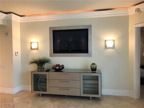 322 E Karen Ave, Unit 1705 in Las Vegas, NV - Foto de edificio - Building Photo