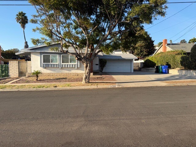 6322 Clyde Ave in San Diego, CA - Building Photo