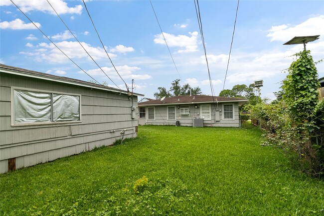 property at 7410 Buena Vista St