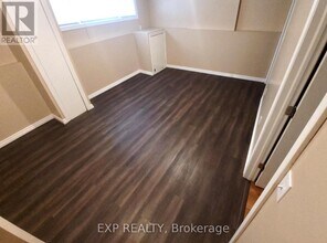 350 Tampa Dr in Georgina, ON - Building Photo - Building Photo