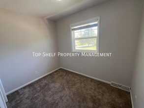 308 SW Westview Dr in Ankeny, IA - Building Photo - Building Photo