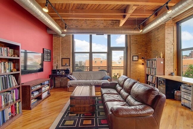 property at 1040 W Adams St
