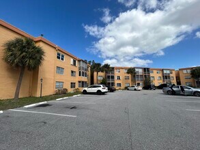 4314 NW 9th Ave in Pompano Beach, FL - Foto de edificio - Building Photo