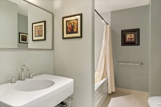 88 Kingston St, Unit 3E in Boston, MA - Building Photo - Building Photo