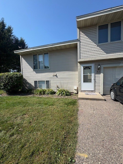 Savage Townhomes in Savage, MN - Building Photo