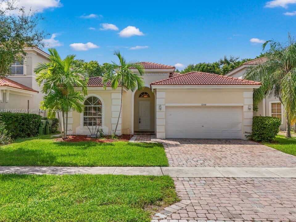 1200 NE 37th Ave in Homestead, FL - Building Photo
