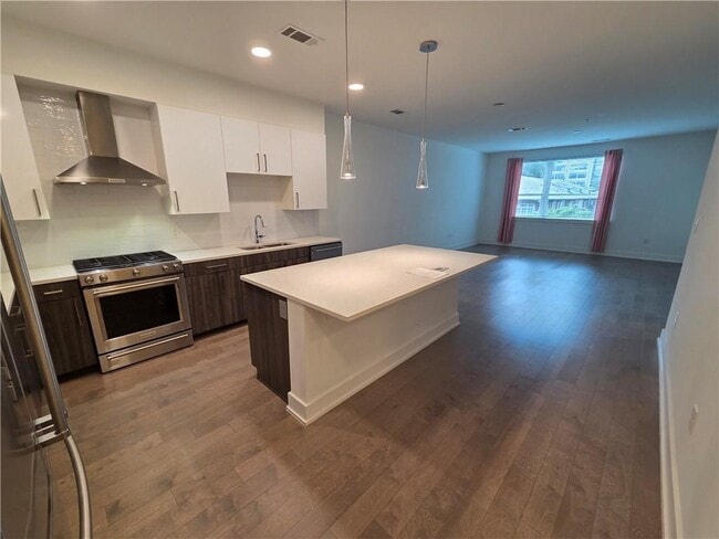 property at 775 Juniper St NE