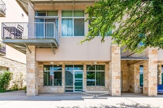 2401 E 6th St, Unit 6084 in Austin, TX - Building Photo - Building Photo