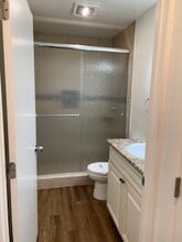 Villas at Orange in Orange, CA - Foto de edificio - Building Photo