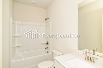 692 Shoemaker Ln in Clarksville, TN - Building Photo - Building Photo