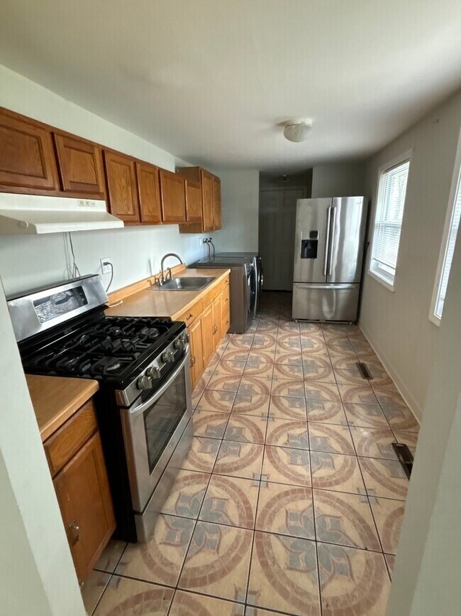 237 Harrison St in Carpentersville, IL - Building Photo - Building Photo