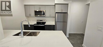 31 Mill St in Kitchener, ON - Building Photo - Building Photo