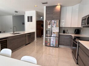 1570 Elm Grove Rd in Weston, FL - Building Photo - Building Photo