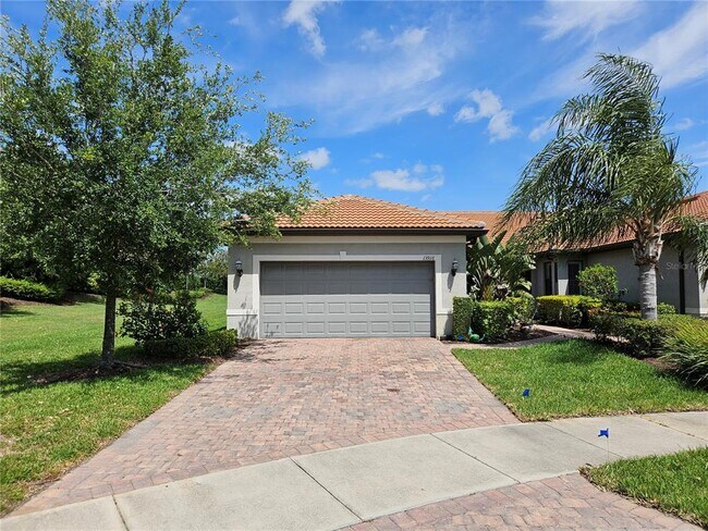 property at 13916 Alafaya St