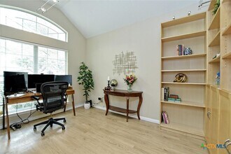 2012 Wood Glen Dr in Round Rock, TX - Building Photo - Building Photo