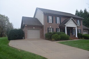 306-308 4th Ave NW in Conover, NC - Building Photo