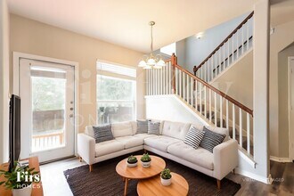 1910 Mountain Star in San Antonio, TX - Foto de edificio - Building Photo