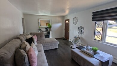 1310 Dunkeith Dr NW in Canton, OH - Building Photo - Building Photo